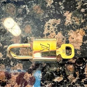 🔑🌟 Louis Vuitton Lock #309 🔑🌟